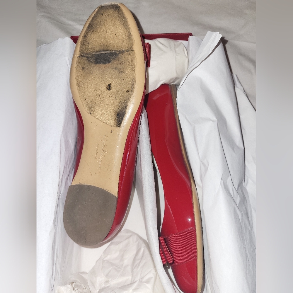Salvatore Ferragamo Red Flats with Bow - Picture 4 of 4